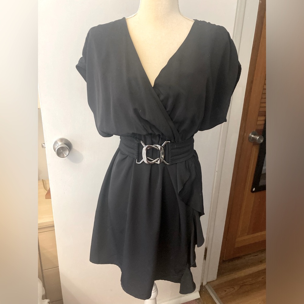 Vintage H&M short ruffle wrap-like dress with belt. EUC size 6
